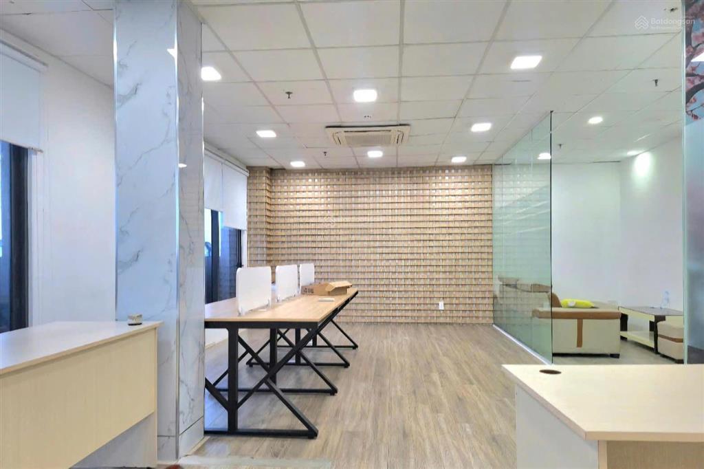 Chỉ còn 1 sàn duy nhất  50m² saigon pearl  giá 26tr (full pql)