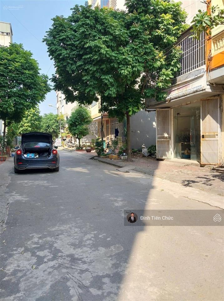 Bán gấp đất đấu giá ngõ cổng đa sỹ 50m2 phân lô vỉa hè ôtô tránh sát công viên hơn 100 ha giá tốt