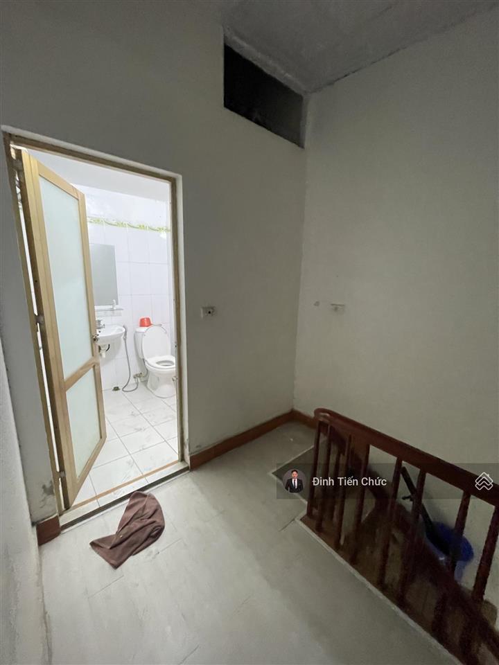Chính chủ bán nhà riêng 3 tầng  42m2  mễ trì  từ liêm  ngõ rộng ô tô đậu cửa