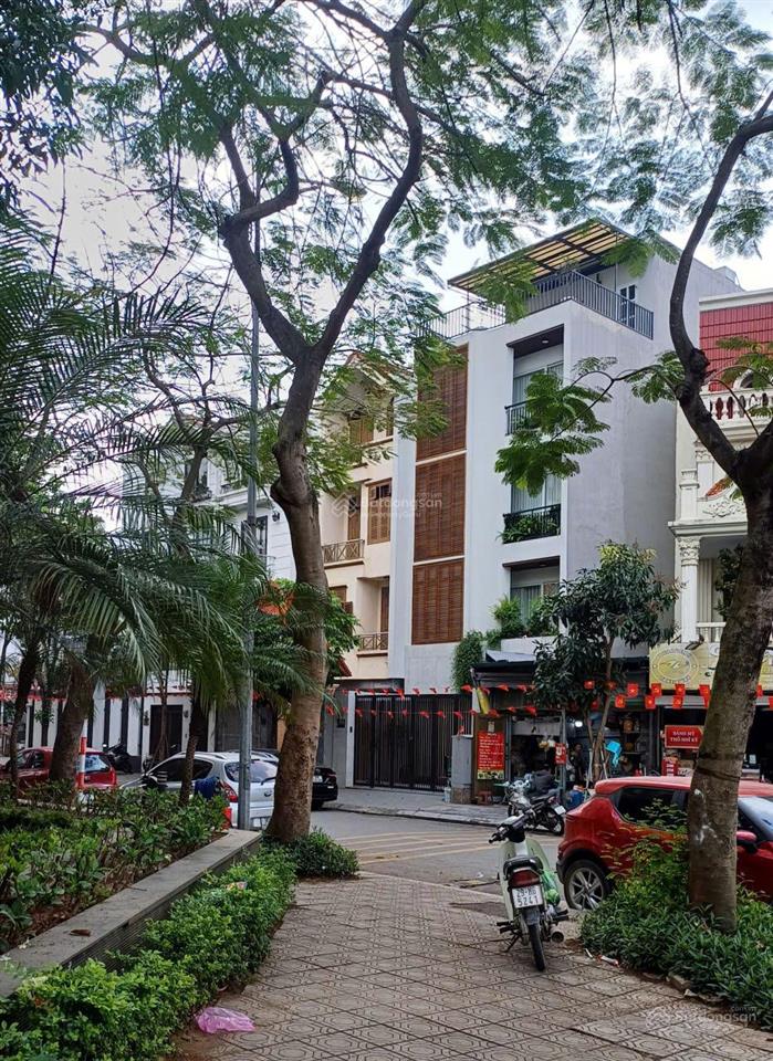 Bán lk 5 tầng khu đô thị việt hưng long biên view vườn hoa dt đất 120 m2 mặt tiền 6m full nội thất