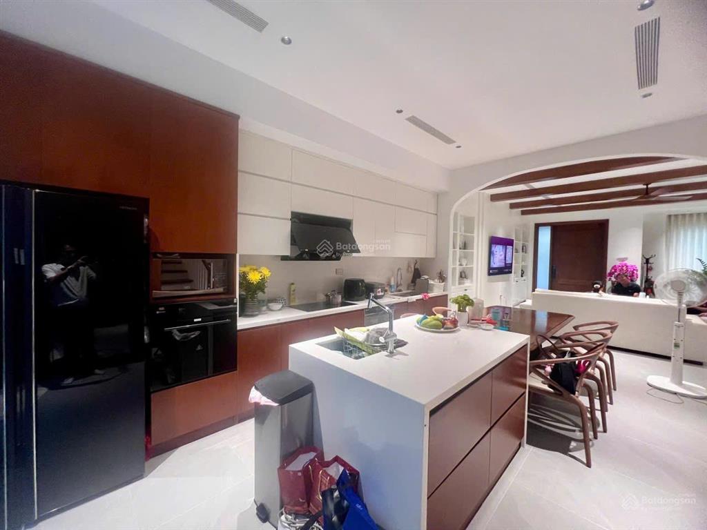 Bán lk 5 tầng khu đô thị việt hưng long biên view vườn hoa dt đất 120 m2 mặt tiền 6m full nội thất