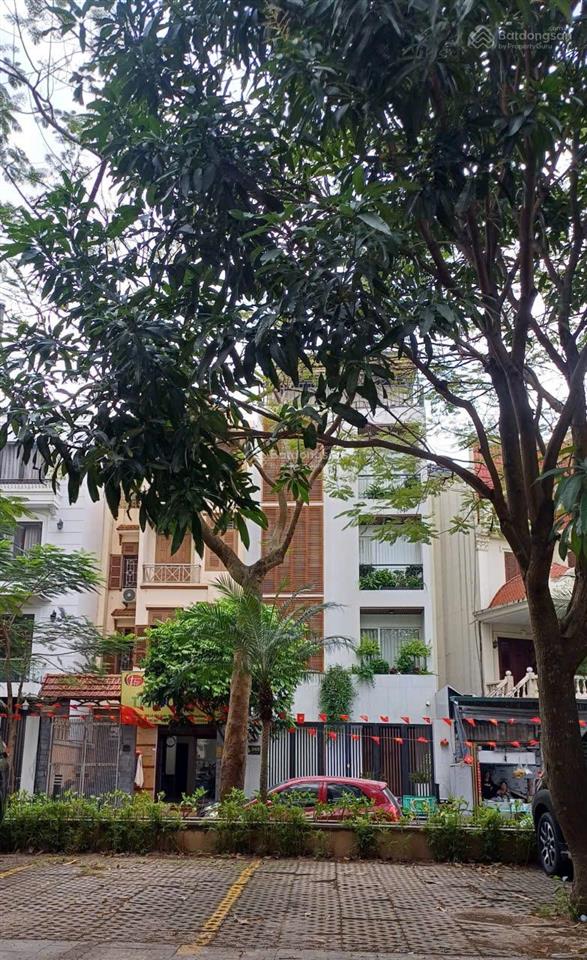 Bán lk 5 tầng khu đô thị việt hưng long biên view vườn hoa dt đất 120 m2 mặt tiền 6m full nội thất
