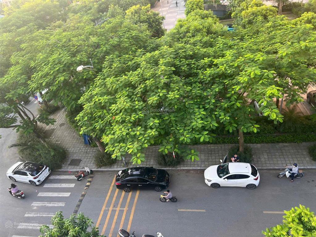 Bán lk 5 tầng khu đô thị việt hưng long biên view vườn hoa dt đất 120 m2 mặt tiền 6m full nội thất