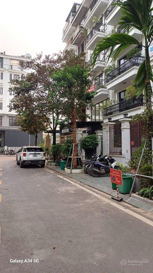 Bán lk 5 tầng tt 5 khu đg việt hưng long biên dt 76 .6 m2 mặt 5 m view vườn hoa