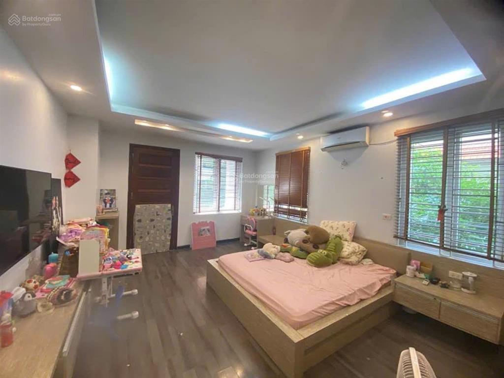Bán biệt thự song lập khu đô thị việt hưng dt 198 m2 mặt tiền 11 m hoàn thiện cơ bản .