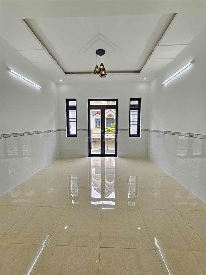 nhà 2 lầu 1 trệt Bình Chuẩn,Thuận An,Bình Dương.đường 7m vỉa hè