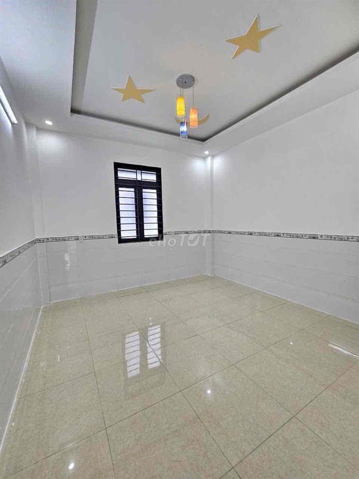 nhà 2 lầu 1 trệt Bình Chuẩn,Thuận An,Bình Dương.đường 7m vỉa hè