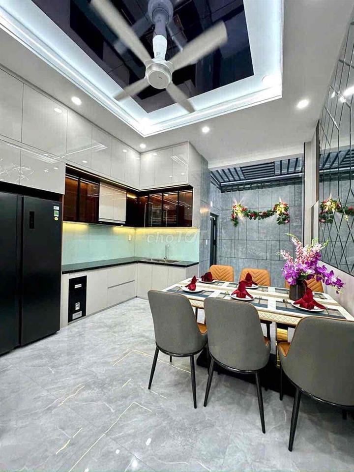 nhà 2 lầu 1 trệt Bình Chuẩn,Thuận An,đầy đủ nội thất,đường 7m đậu ô to
