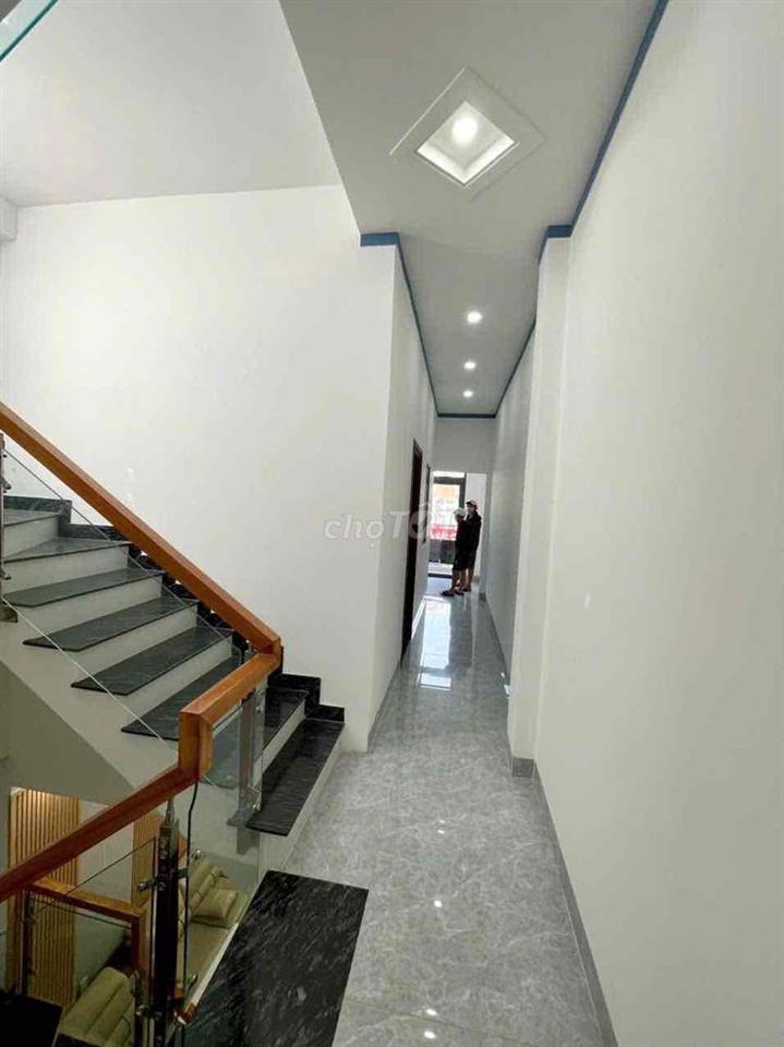 nhà 1 lầu 1 trệt Bình Chuẩn,Thuận An,có nội thất,3p ngủ,kinh doanh ok