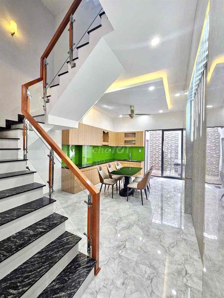 nhà 2 lầu 1 trệt Bình Chuẩn,Thuận An,nội thất cơ bản