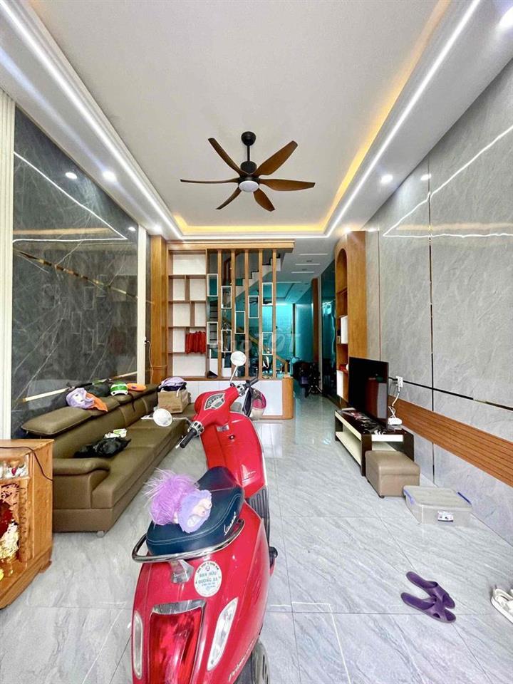 nhà 1 trệt 2 lầu THUẬN GIAO, kế đường 22/12 gần VSIP1,có nội thất