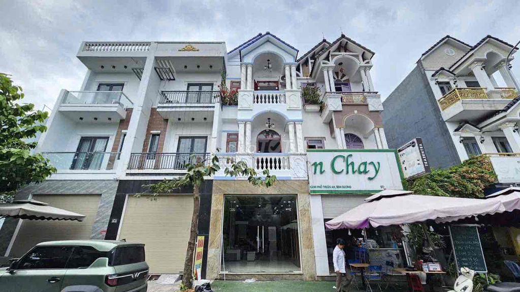 nhà 2 lầu 1 trệt Bình Chuẩn,Thuận An,có nội thất cơ bản,đường 7m