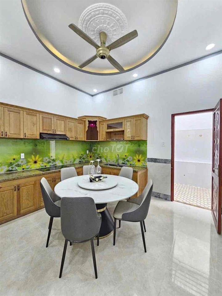 nhà 2 lầu 1 trệt Bình Chuẩn,Thuận An,có nội thất cơ bản,đường 7m