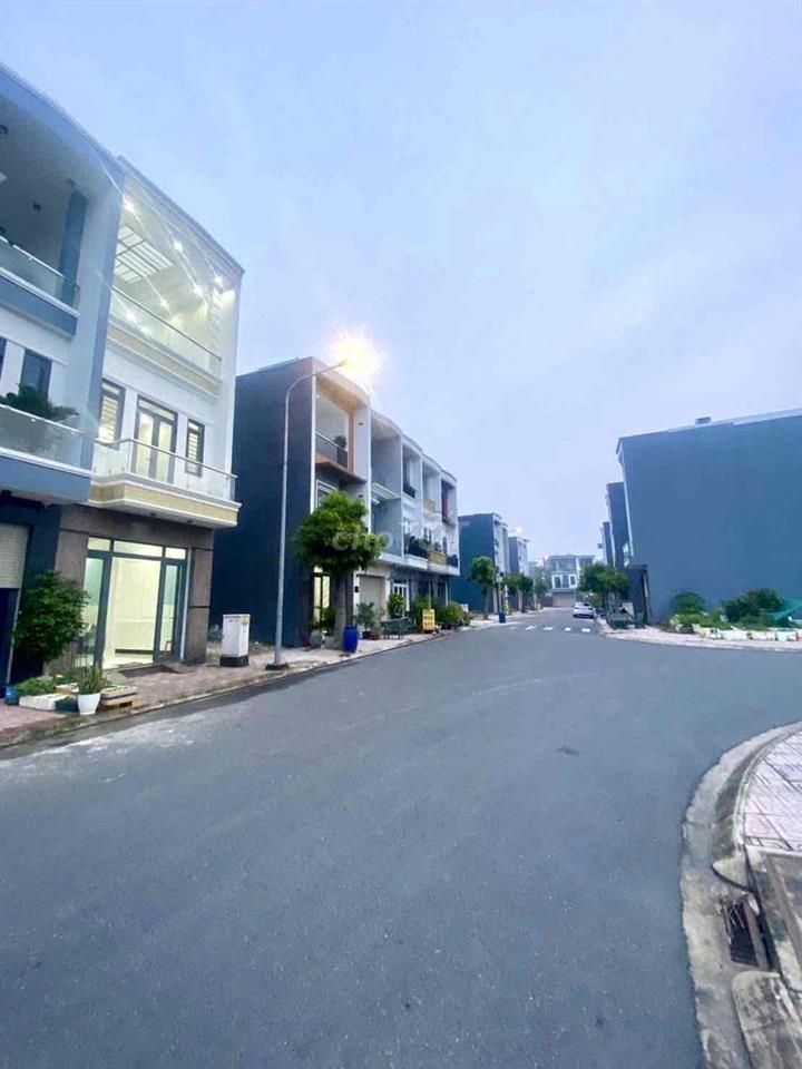 nhà 1 trệt 2 lầu An Phú,Thuận An, Bình Dương, kế đường Phan Đình Giót