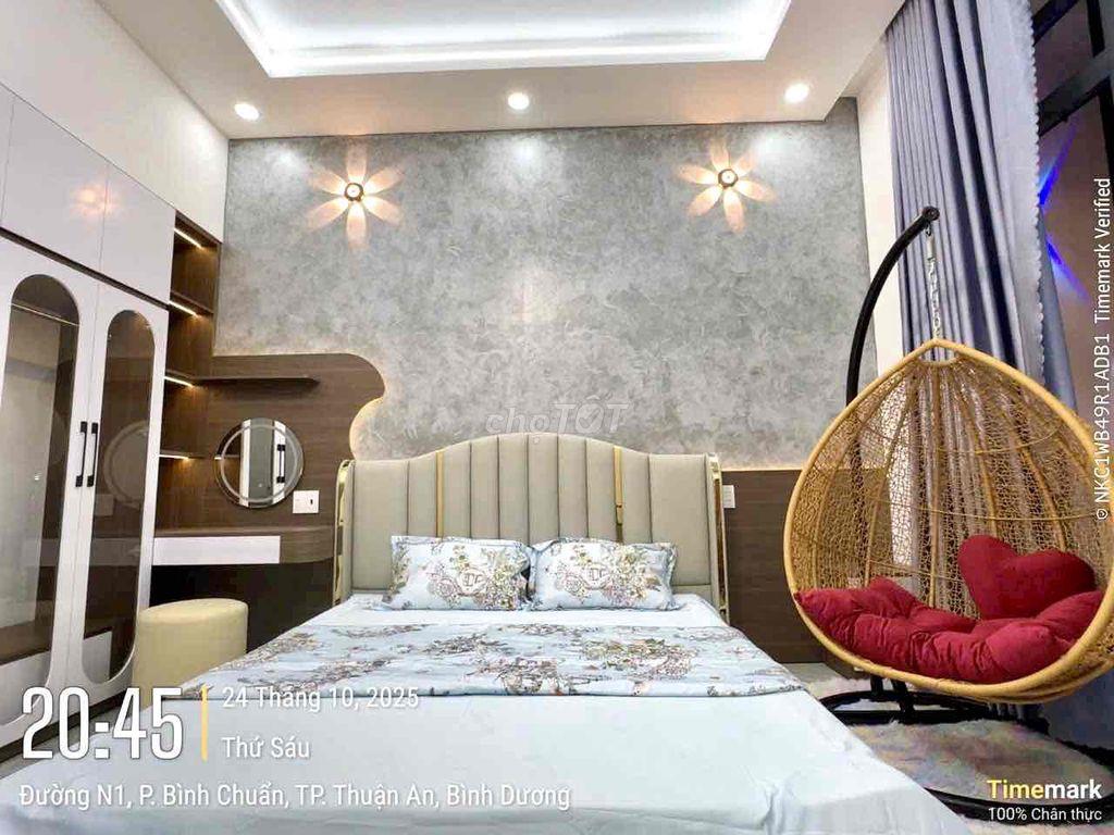 nhà 2 lầu 1 trệt Bình Chuẩn,Thuận An,đầy đủ nội thất,đường 7m đậu ô to