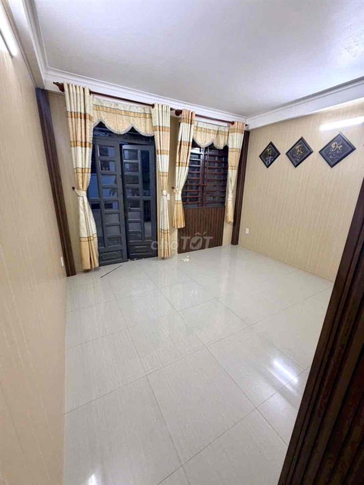 nhà 2 lầu 1 trệt Bình Chuẩn,Thuận An,có nội thất,đường 6m
