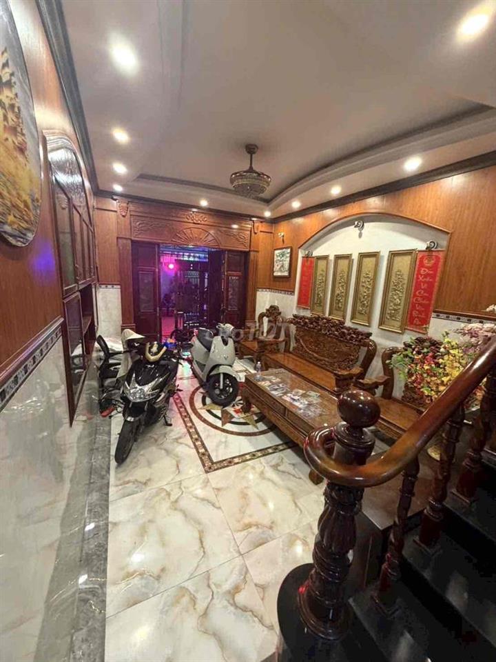 nhà 2 lầu 1 trệt Bình Chuẩn,Thuận An,có nội thất,đường 6m