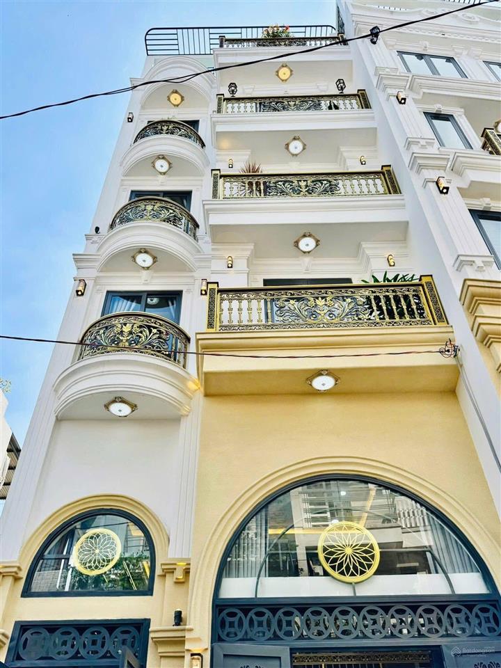 Nhà đẹp xây mới full nội thất, có thang máy, hẻm xe hơi tại p12 gò vấp.
diện tích 5.3m x 10 nở hậu