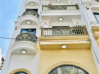 Nhà đẹp xây mới full nội thất, có thang máy, hẻm xe hơi tại p12 gò vấp.
diện tích 5.3m x 10 nở hậu