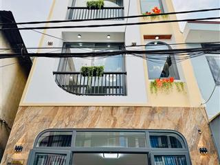 Nhà đẹp xây mới hẻm xe hơi thông gần cv làng hoa gò vấp. diện tích  4.5m x 10m.