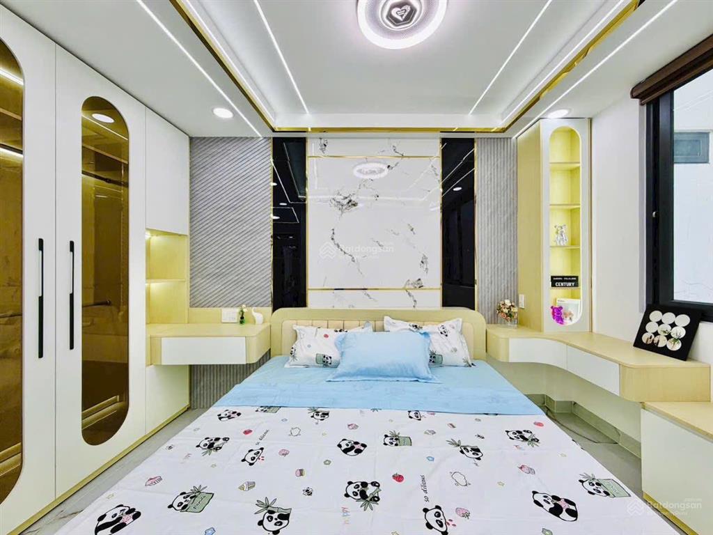 Nhà đẹp xây mới  ngay mt quang trung  gần chợ hạnh thông tây gò vấp. diện tích 72m2 (nở hậu)