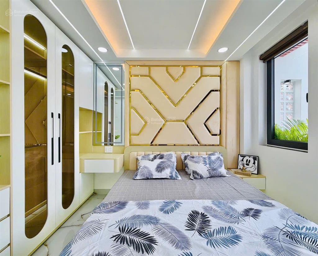 Nhà đẹp xây mới  ngay mt quang trung  gần chợ hạnh thông tây gò vấp. diện tích 72m2 (nở hậu)