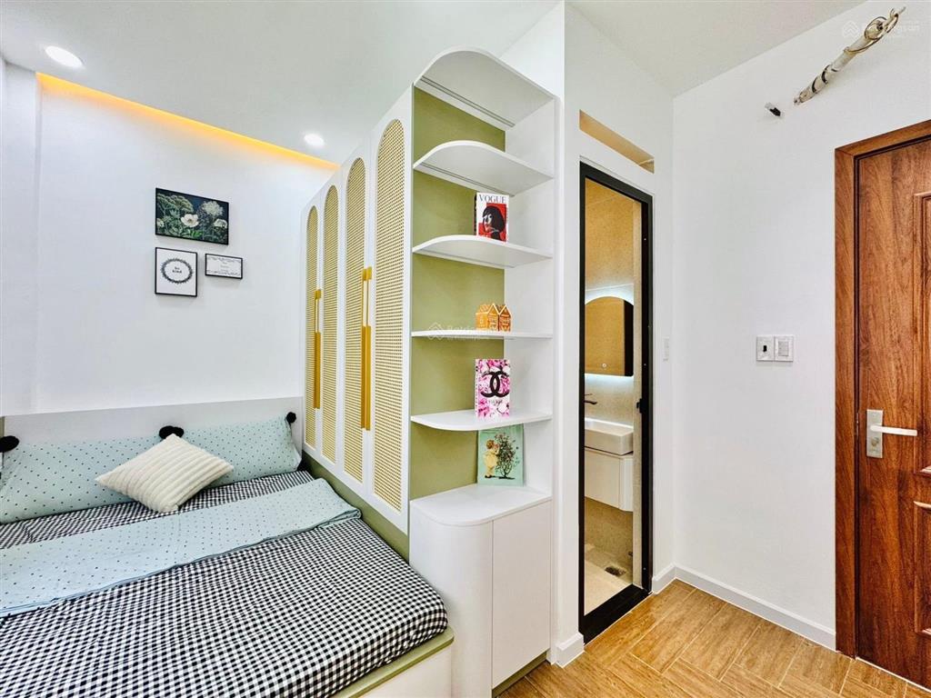 Giảm 300tr  nhà gần emart phan huy ích gò vấp. diện tích 4m x 10m. hướng đông bắc. hai mặt hẻm