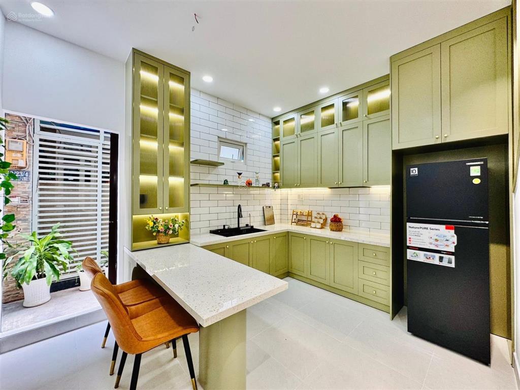 Giảm 300tr  nhà gần emart phan huy ích gò vấp. diện tích 4m x 10m. hướng đông bắc. hai mặt hẻm