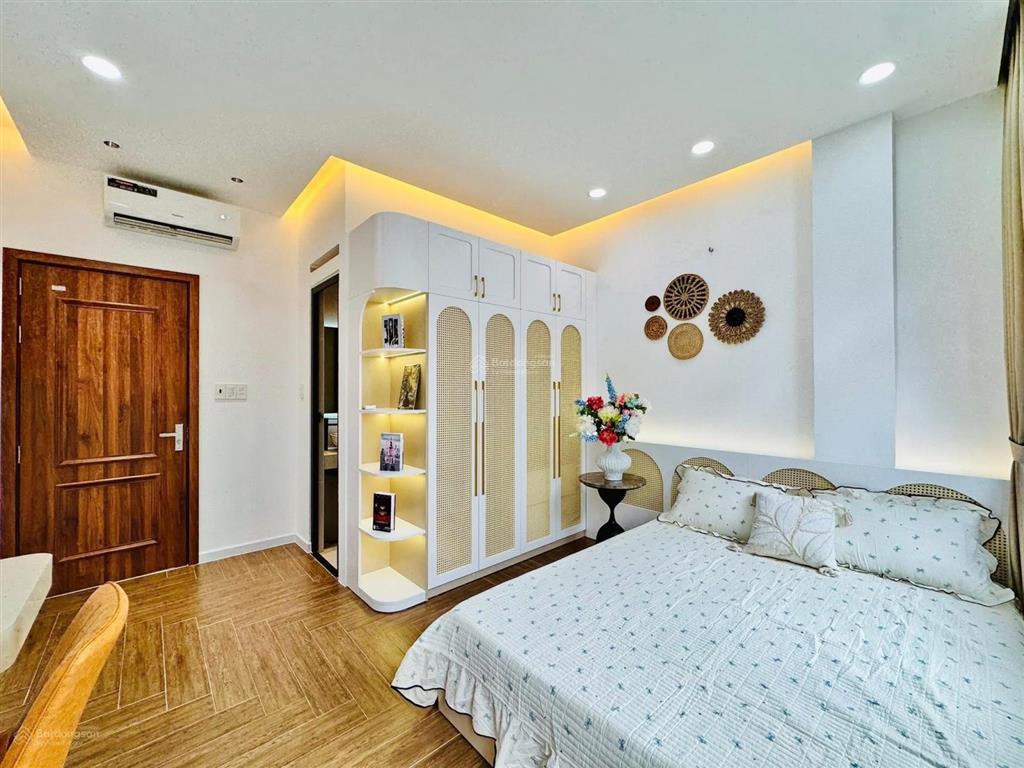 Giảm 300tr  nhà gần emart phan huy ích gò vấp. diện tích 4m x 10m. hướng đông bắc. hai mặt hẻm
