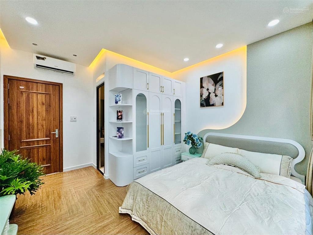 Giảm 300tr  nhà gần emart phan huy ích gò vấp. diện tích 4m x 10m. hướng đông bắc. hai mặt hẻm