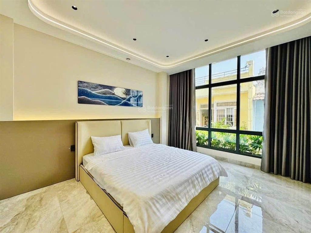 Hạ giá cho căn nhà hxh sau căn mt phường trung tâm gò vấp