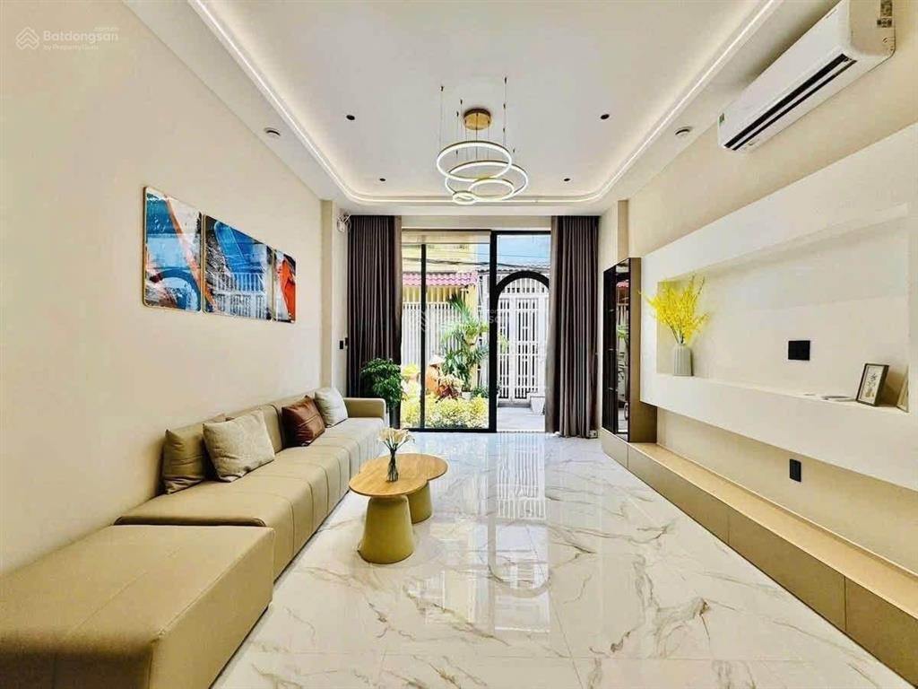 Hạ giá cho căn nhà hxh sau căn mt phường trung tâm gò vấp