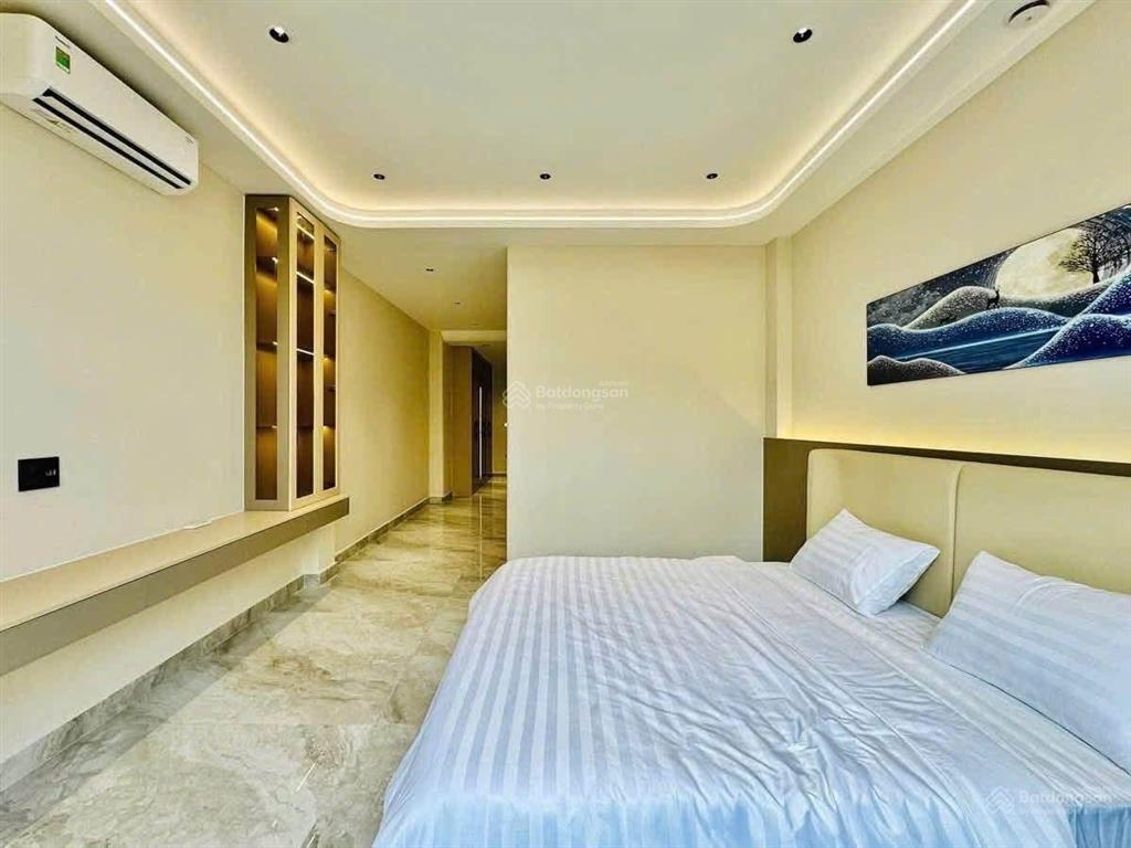 Hạ giá cho căn nhà hxh sau căn mt phường trung tâm gò vấp