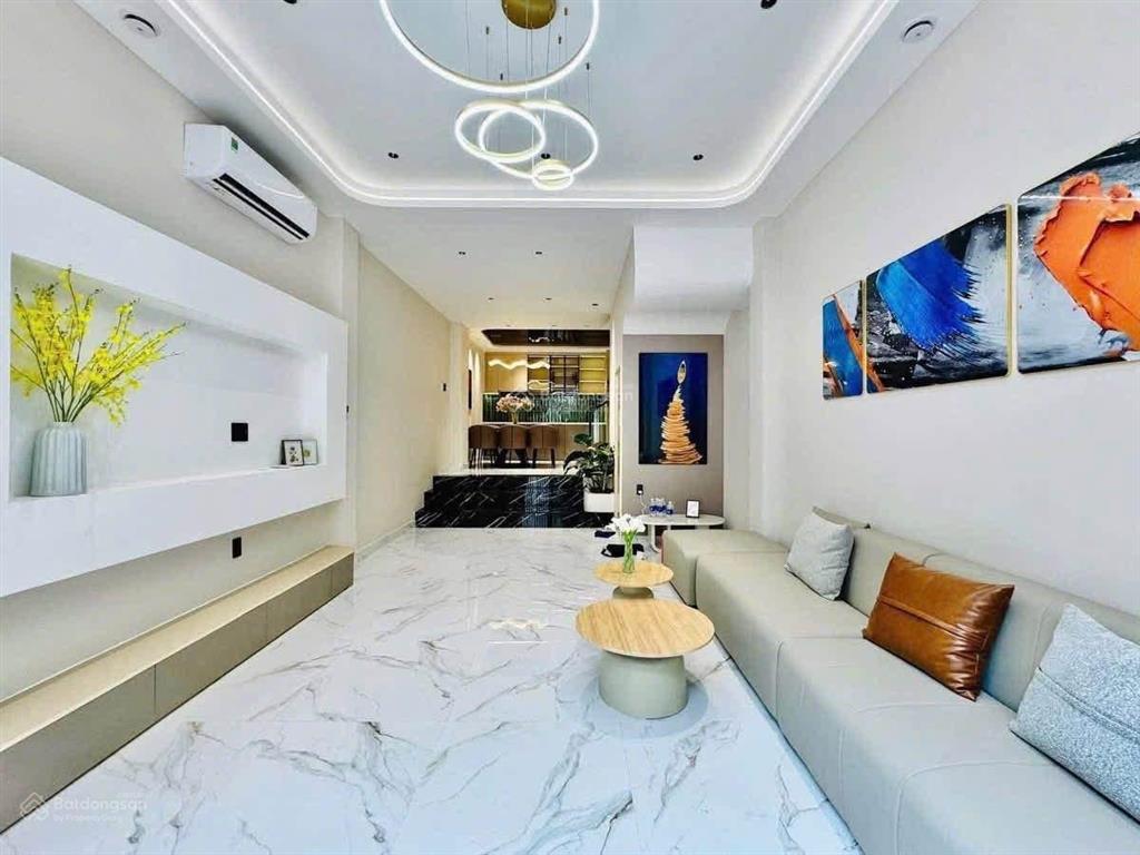 Hạ giá cho căn nhà hxh sau căn mt phường trung tâm gò vấp