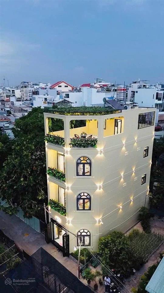 Bán siêu phẩm ngang 5m view đẹp kế bên siêu thị emart
