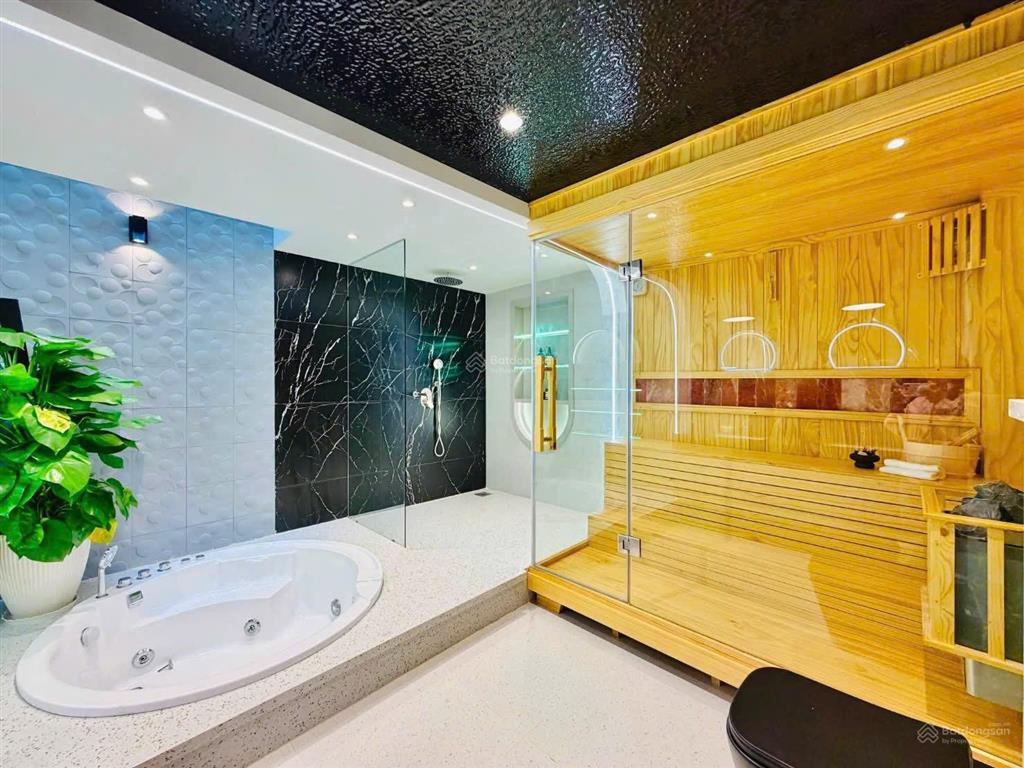 Bán siêu phẩm rất sang xịn  xe hơi ngủ trong nhà ngay emart phan huy ích