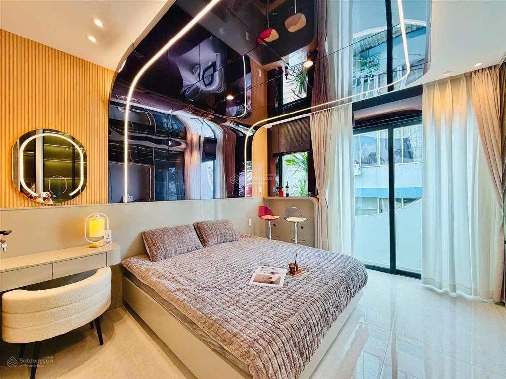 Bán siêu phẩm rất sang xịn  xe hơi ngủ trong nhà ngay emart phan huy ích