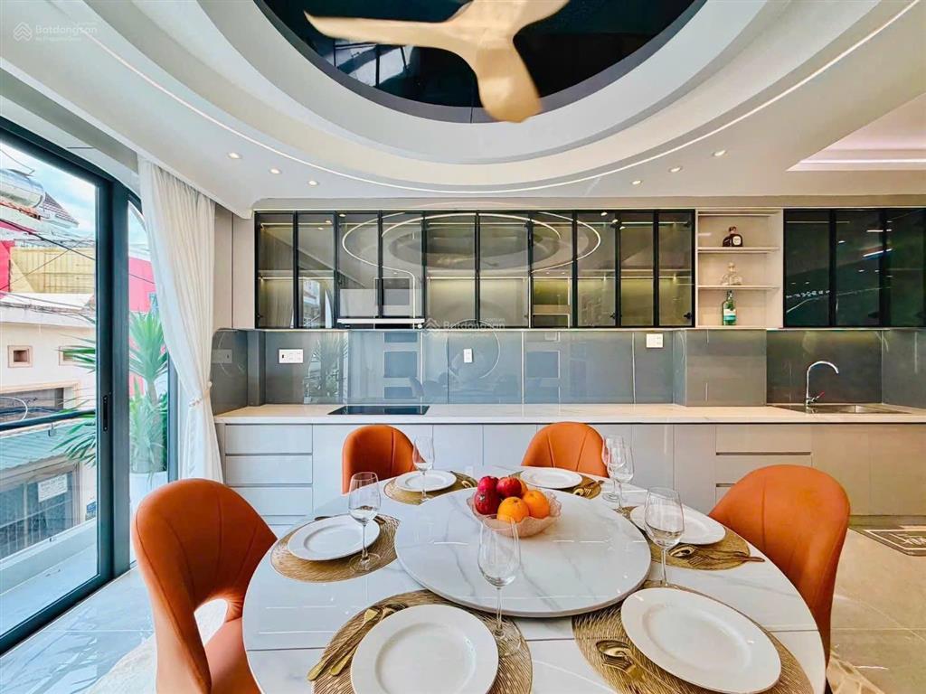 Bán siêu phẩm rất sang xịn  xe hơi ngủ trong nhà ngay emart phan huy ích