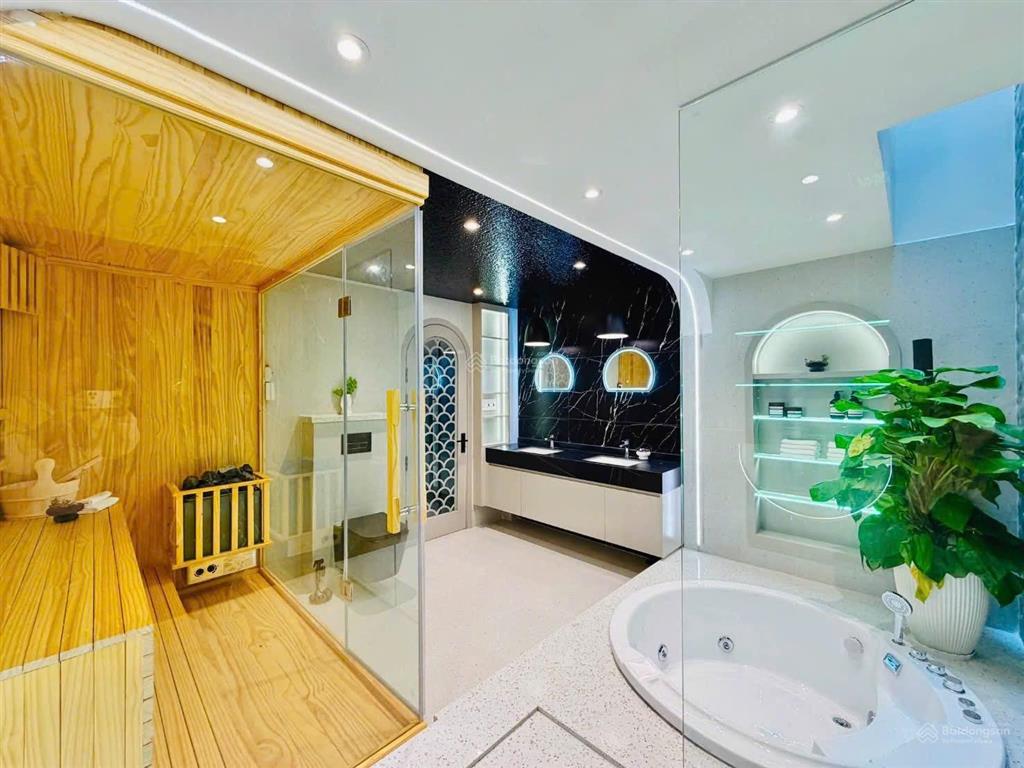 Bán siêu phẩm rất sang xịn  xe hơi ngủ trong nhà ngay emart phan huy ích