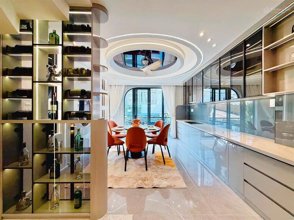 Bán siêu phẩm rất sang xịn  xe hơi ngủ trong nhà ngay emart phan huy ích