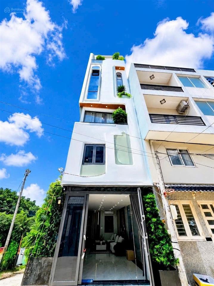 Bán siêu phẩm thang máy 4 lầu  có 3 phòng master rất sang xịn  giá giảm tới 600 triệu