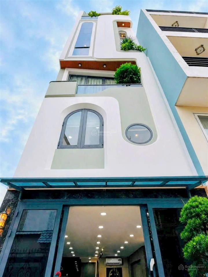 Bán siêu phẩm thang máy 4 lầu  có 3 phòng master rất sang xịn  giá giảm tới 600 triệu