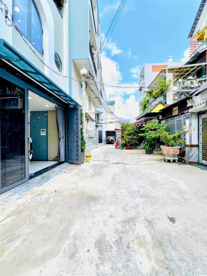 Bán siêu phẩm thang máy 4 lầu  có 3 phòng master rất sang xịn  giá giảm tới 600 triệu