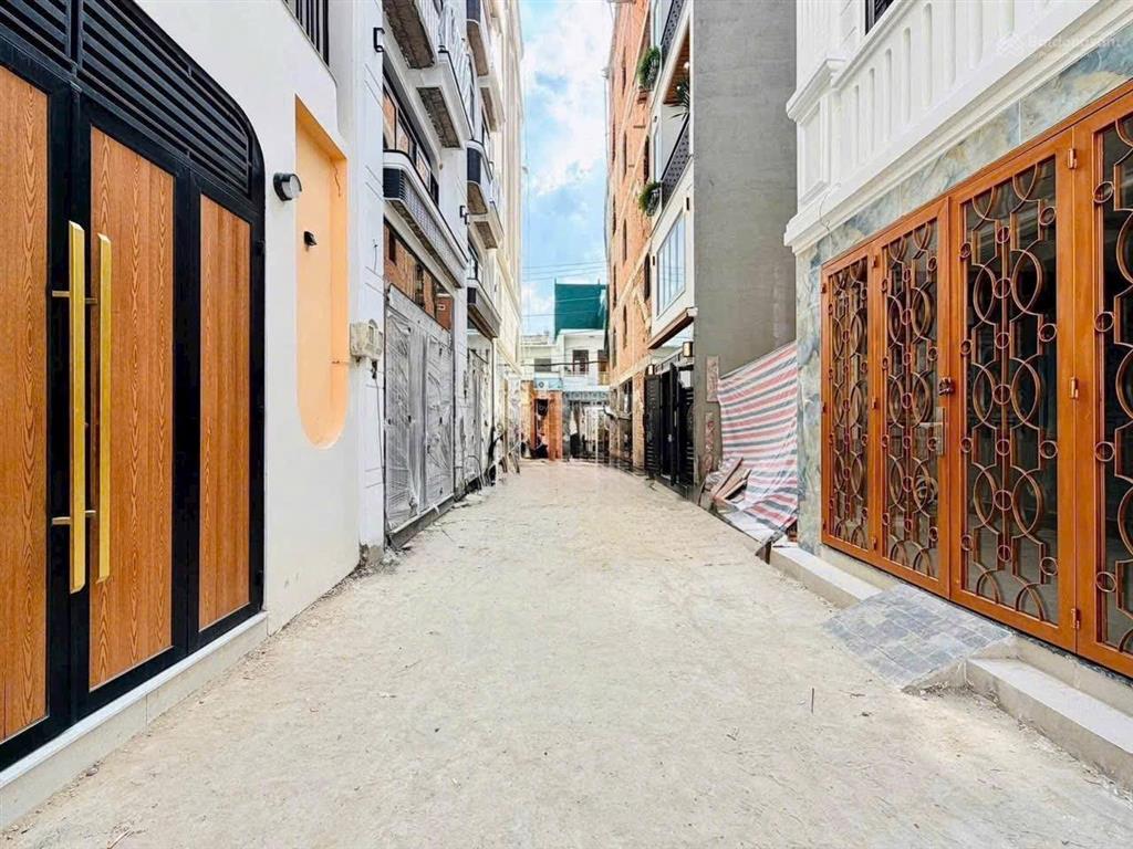 Giảm rất mạnh cho căn khu phân lô xe hơi ngủ trong nhà  hẻm xe tải lưu thông ngay mt