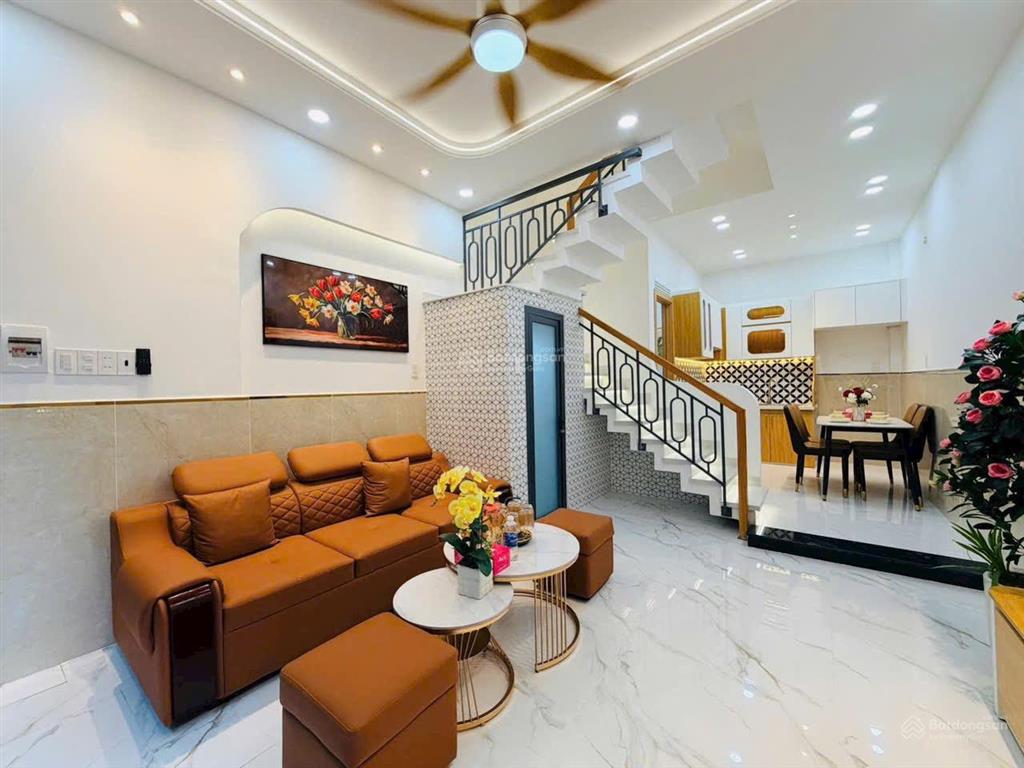 Bán nhà 3pn hẻm thông ngay  emart  quang trung  kênh tham lương
