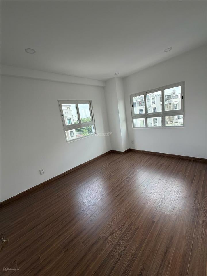 Chính chủ cần bán căn hộ 3pn diện tích 114m2 nhà mới nhận bàn giao  0931 767 ***