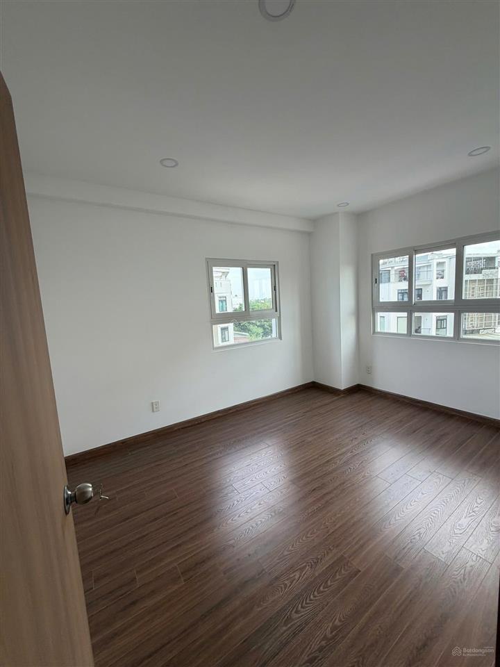 Chính chủ cần bán căn hộ 3pn diện tích 114m2 nhà mới nhận bàn giao  0931 767 ***