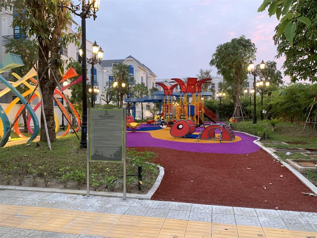 Bán gấp nhà phố 162 m2 ( xẻ khe thoáng) giá 22 tỷ rẻ nhất thị trường