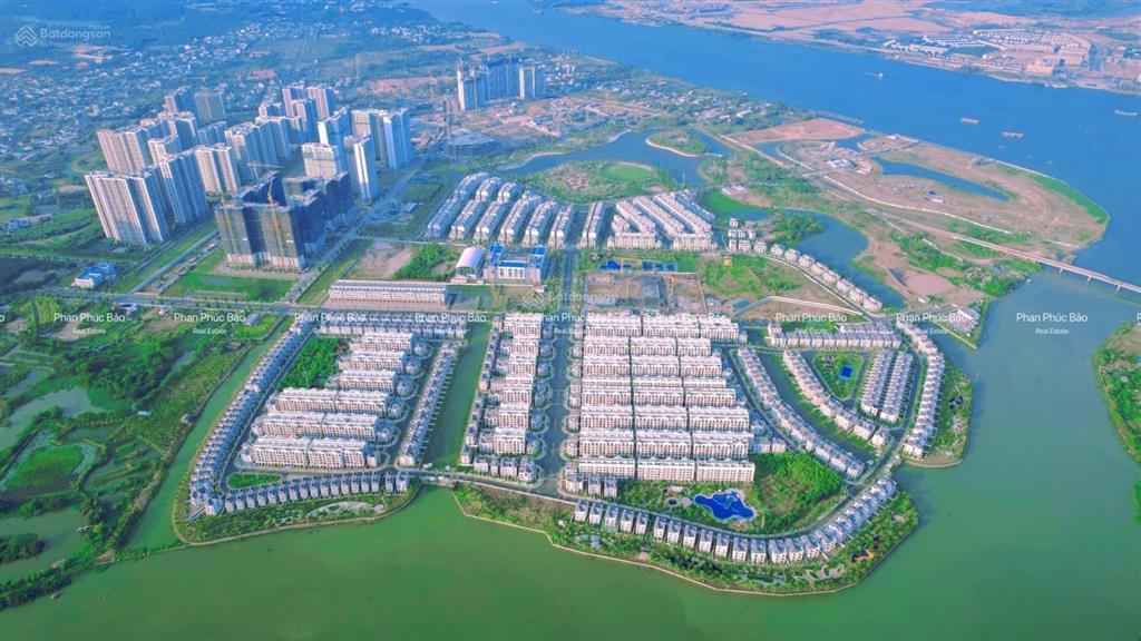 Bán biệt thự đơn lập view hồ gần bến du thuyền giá chỉ 40 tỷ
