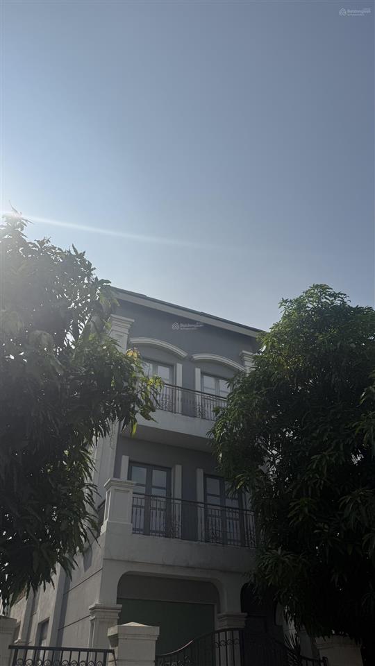 Bán biệt thự đơn lập view hồ gần bến du thuyền giá chỉ 40 tỷ